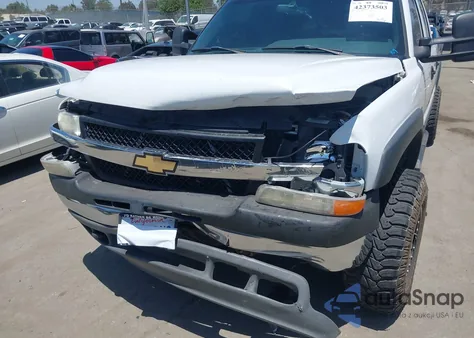 2002 Chevrolet Silverado K2500 Heavy Duty z USA, uszkodzony, nr VIN 1GCHK23122F243726